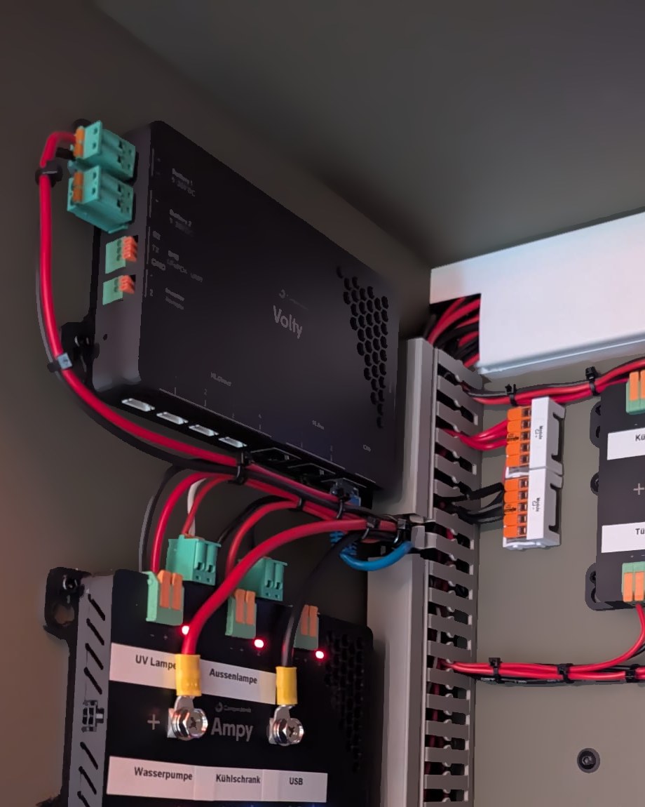 Volty Pro installé, avec en dessous un Ampy pour les consommateurs.