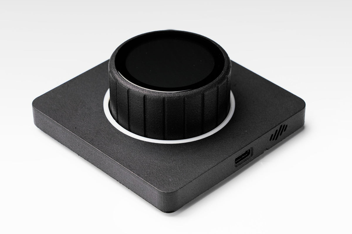 SmartKnob von der Seite mit USB-C-Ladebuchse und Lautsprecher